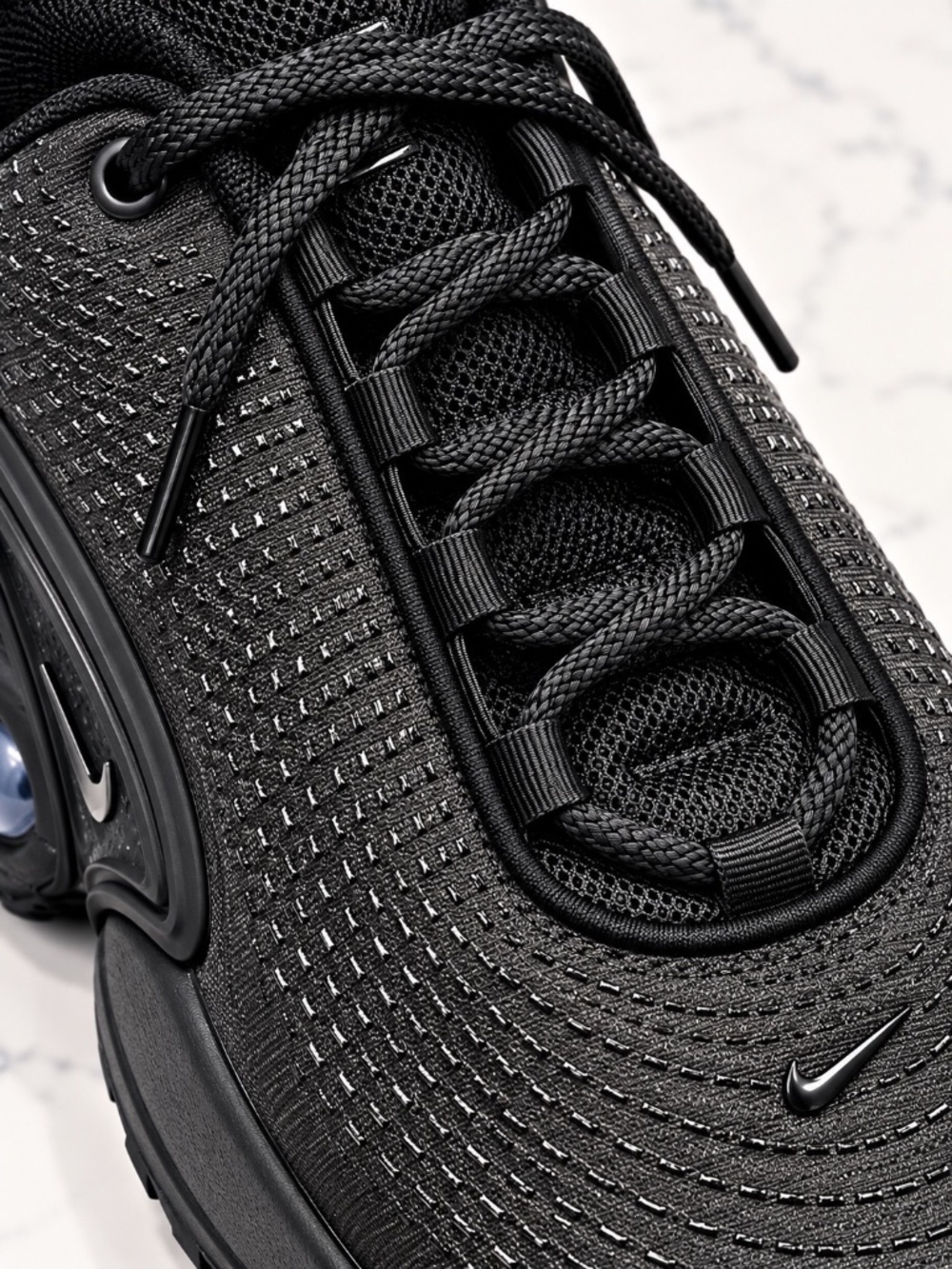Nike Air Max Dn Men’s Size 11 Black Dynamic Air Sneakers - Picture 7 of 9